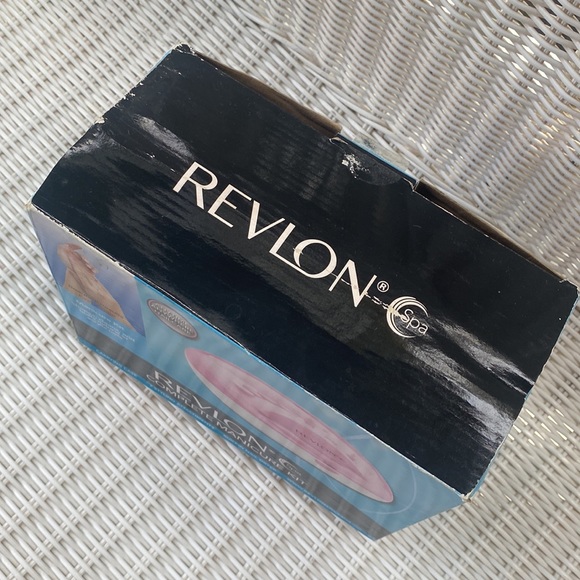 Revlon complete manicure kit with nail dryer - pink - Picture 7 of 13